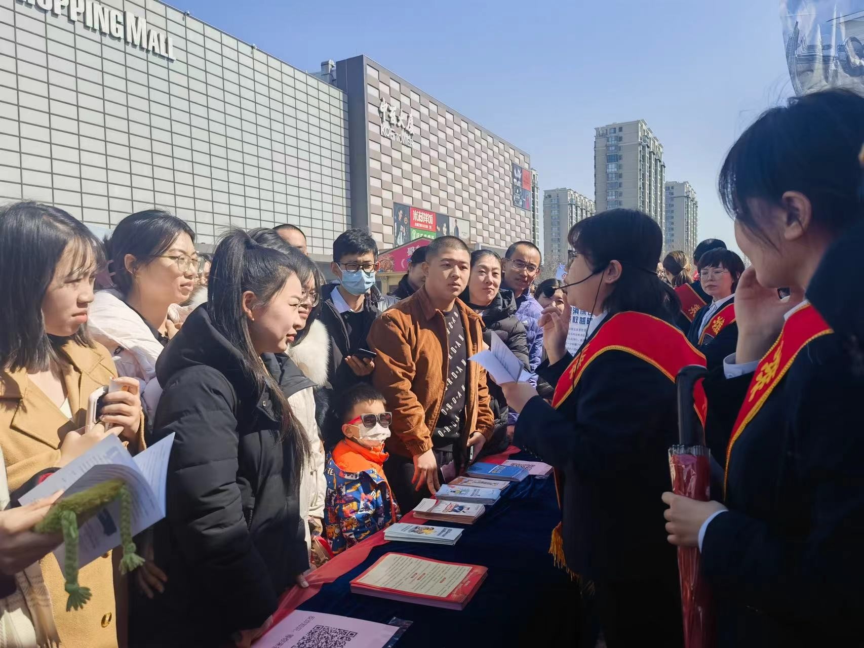 金融知识进商圈 潍坊银行在行动