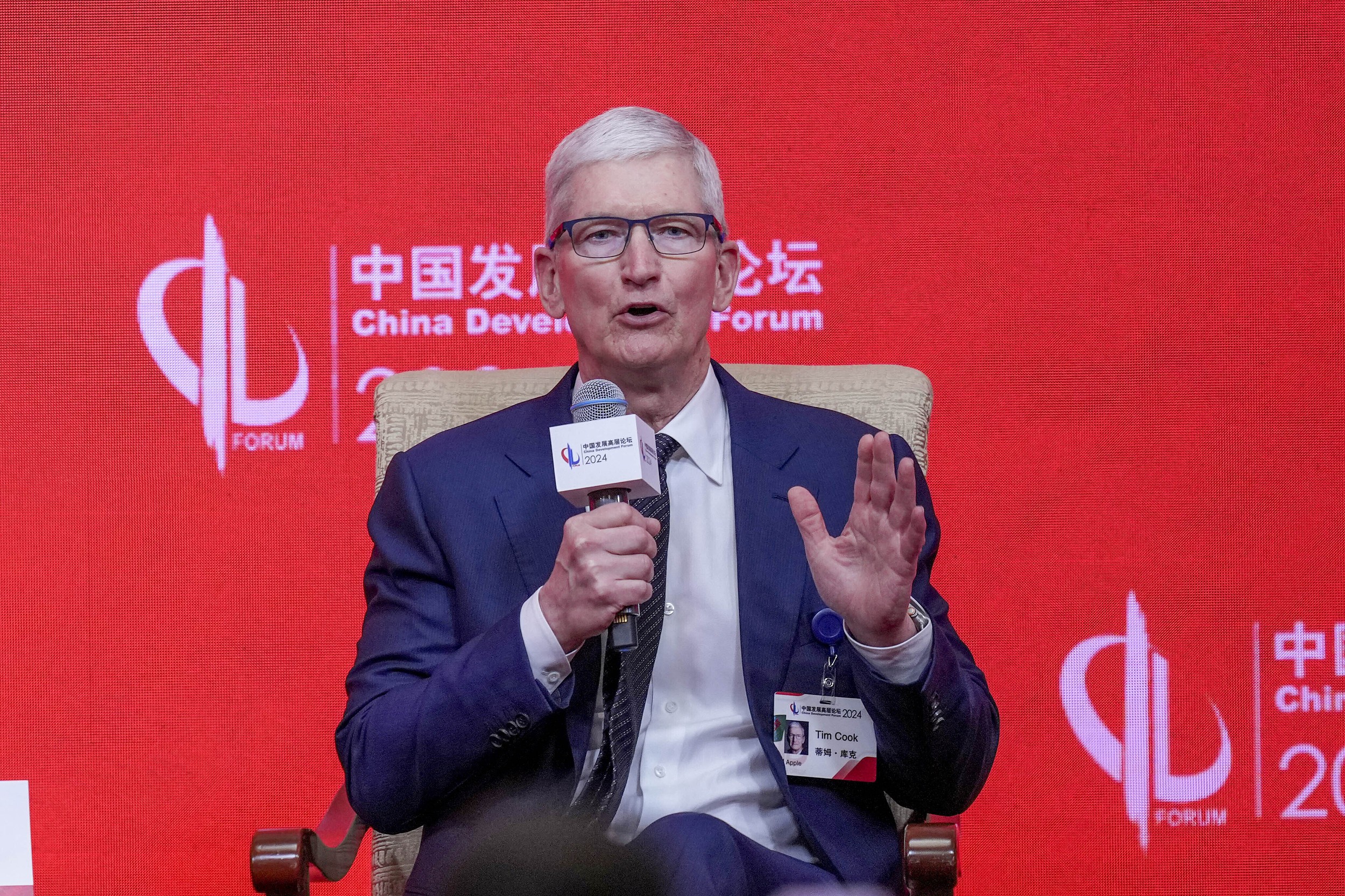 库克现场回应苹果头显产品年内中国上市，将持续加大在华研发投资