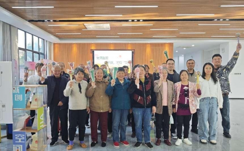 中建商砼无锡公司党支部携手社区开展重阳节主题活动