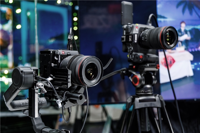 佳能EOS C50 团播首秀惊艳无忧之夜，明星感直播助推流量破百亿