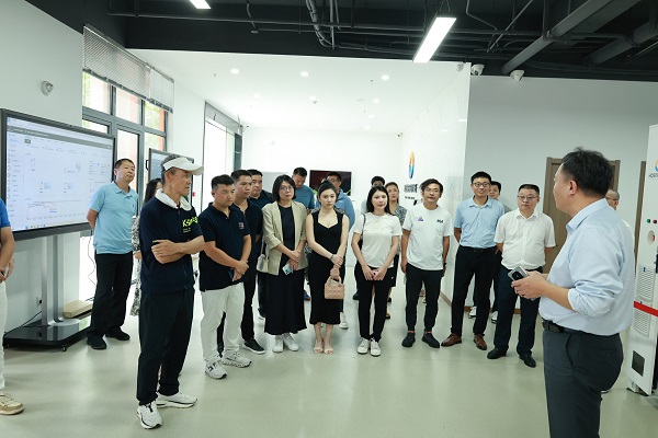 万科集团 深石集团创始人王石率队到访弘正储能，共探能源合作新路径