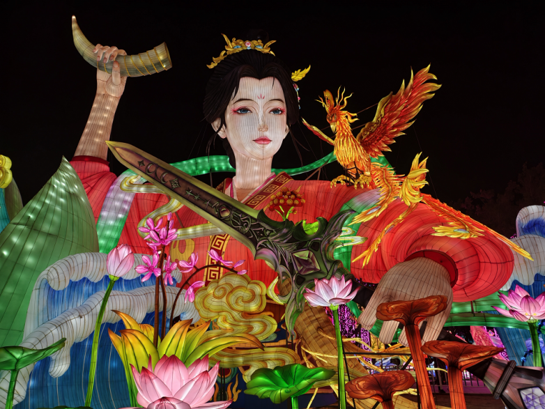 双向奔赴的温暖回应 厦门园博苑灯会向东北游客发出春日邀约