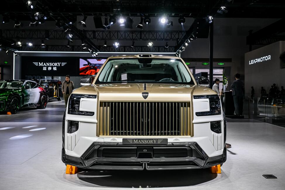 迈莎锐定制极氪9X至尊海外版 北京车展荣耀问世 官方售价40万美元