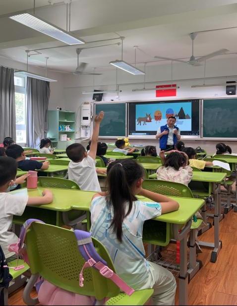 爱在“暑”光，童“兴”飞扬——兴业银行上海分行志愿者走进“爱心暑托班”送教金融知识