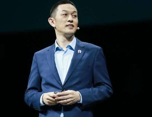跃跃哲谈：造车得"伸向黑暗的地底","比惨"赢不来尊重