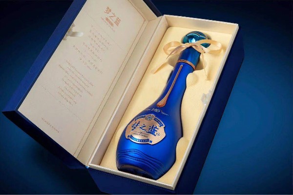 高端白酒市场持续扩容，“梦之蓝M6+”加速向上