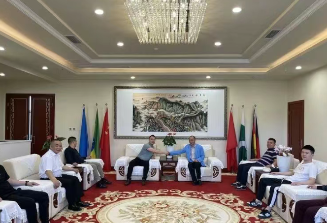 陇商联合会秘书长田阿鹏一行莅临美国银河资本证券考察交流，总裁李庭热切接待！