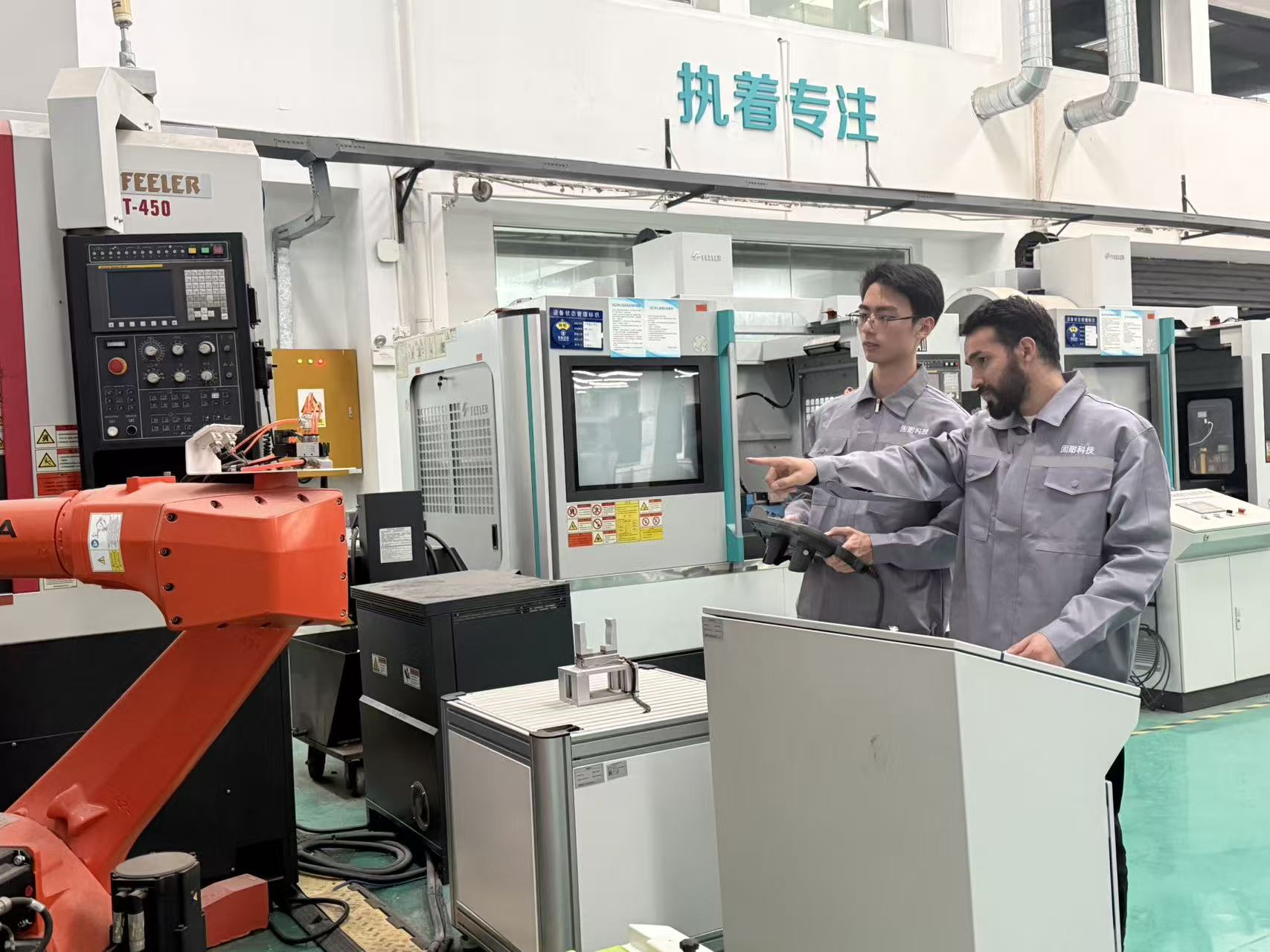 在车间里学科研，这群高校学子用激光“唤醒”轴承